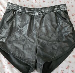 Under Armour M Black Workout Shorts Gym Running Pockets Breathe Silver Walking